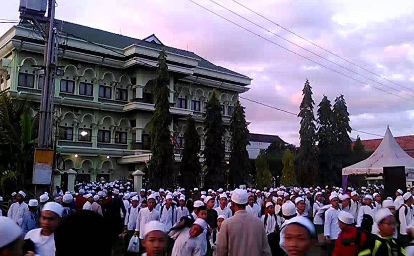 contoh branding pesantren